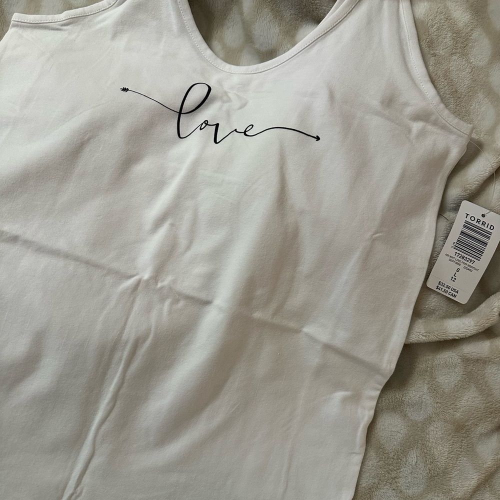 NWT Torrid White Bodysuit with 'Love' Print - Picture 3 of 5